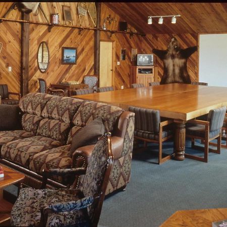 Inconnu Lodge Mcevoy Lake Extérieur photo
