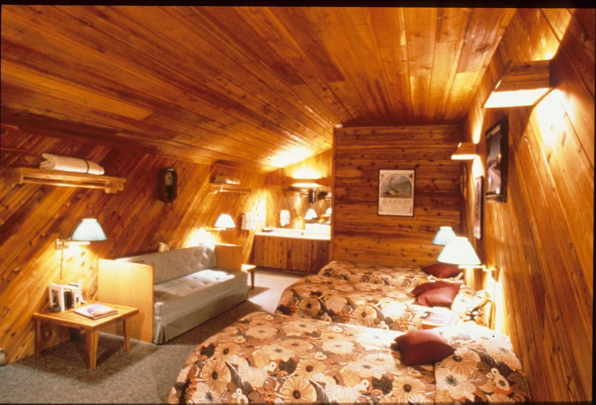 Inconnu Lodge Mcevoy Lake Extérieur photo